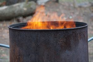 Mehr über den Artikel erfahren Glühwein, Punsch und Bratwurst